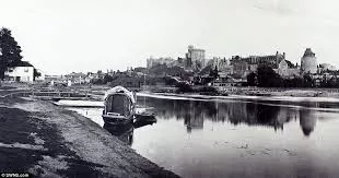 Old Picture of River Thames