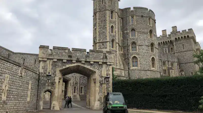 Best Garden Tours With Afternoon Tea for Two Windsor Castle 1