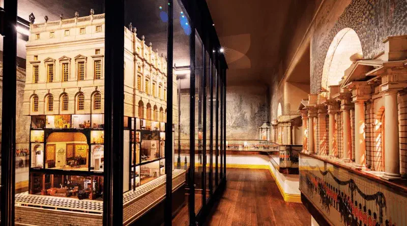 Queen Mary's Dolls' House