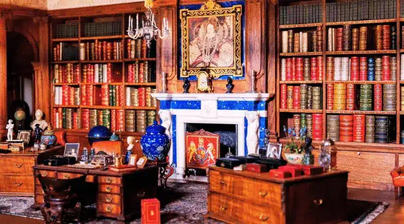 The Queen Mary's Library