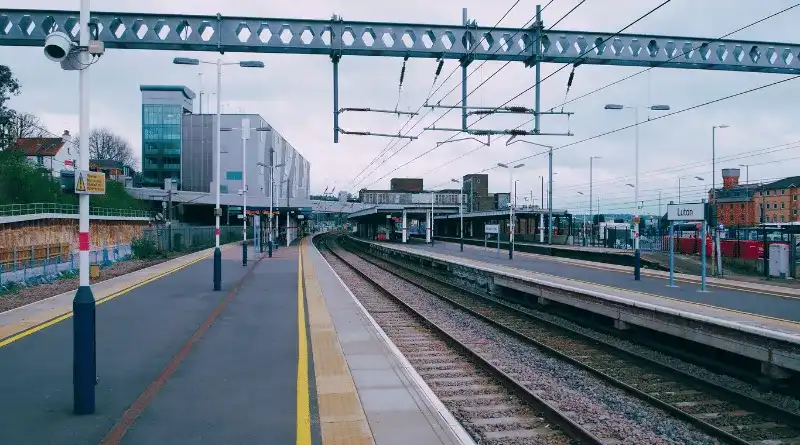 Luton Railway Station